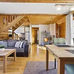Kasekuma House With Comforts Well Located *