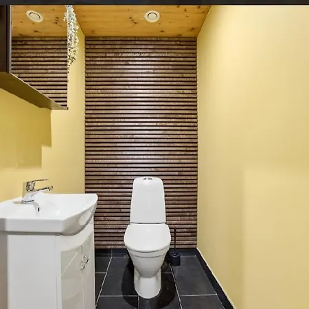 Kasekuma House With Comforts Well Located